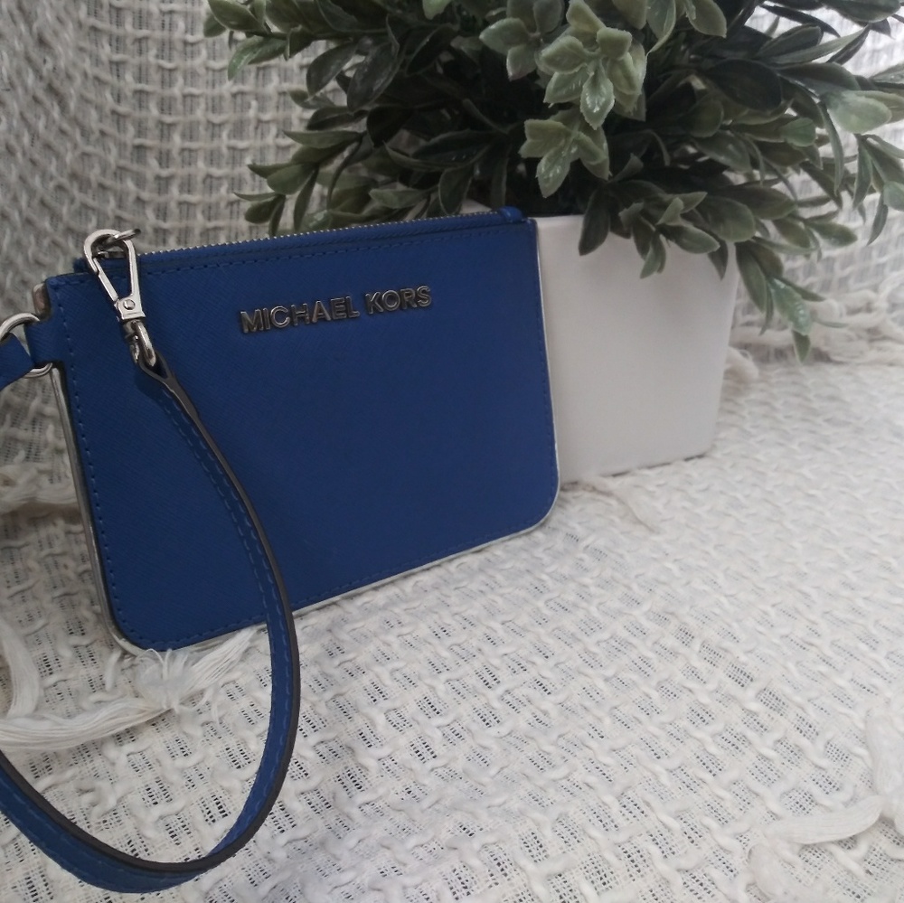 Authentic Michael Kors credit card clutch